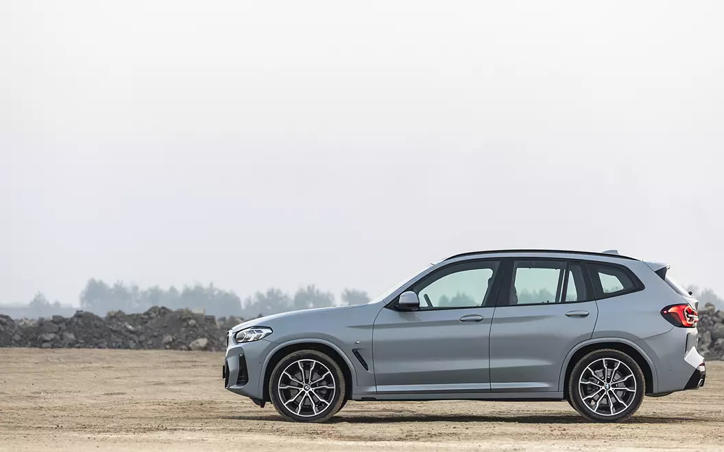 Stand out on the road with the bold BMW X3

Request a quote today via bit.ly/3DvmT6O

#InchcapeKenya #BMWKenya #TheX3 #BMWX3 #X3 #ChooseTheBMWX3