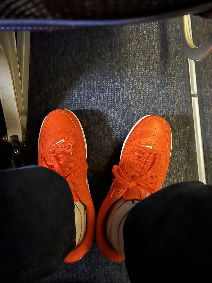 “Hey I like your orange Air Force 1’s…thanks but I’m flying Southwest” Welcome to #ArubaAtmosphere @ArubaNetworks