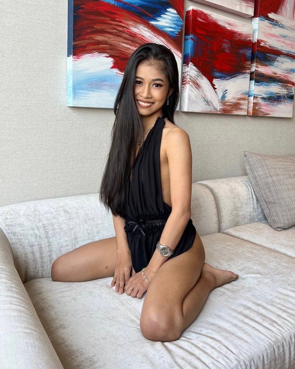 Tiny Alina tweet media