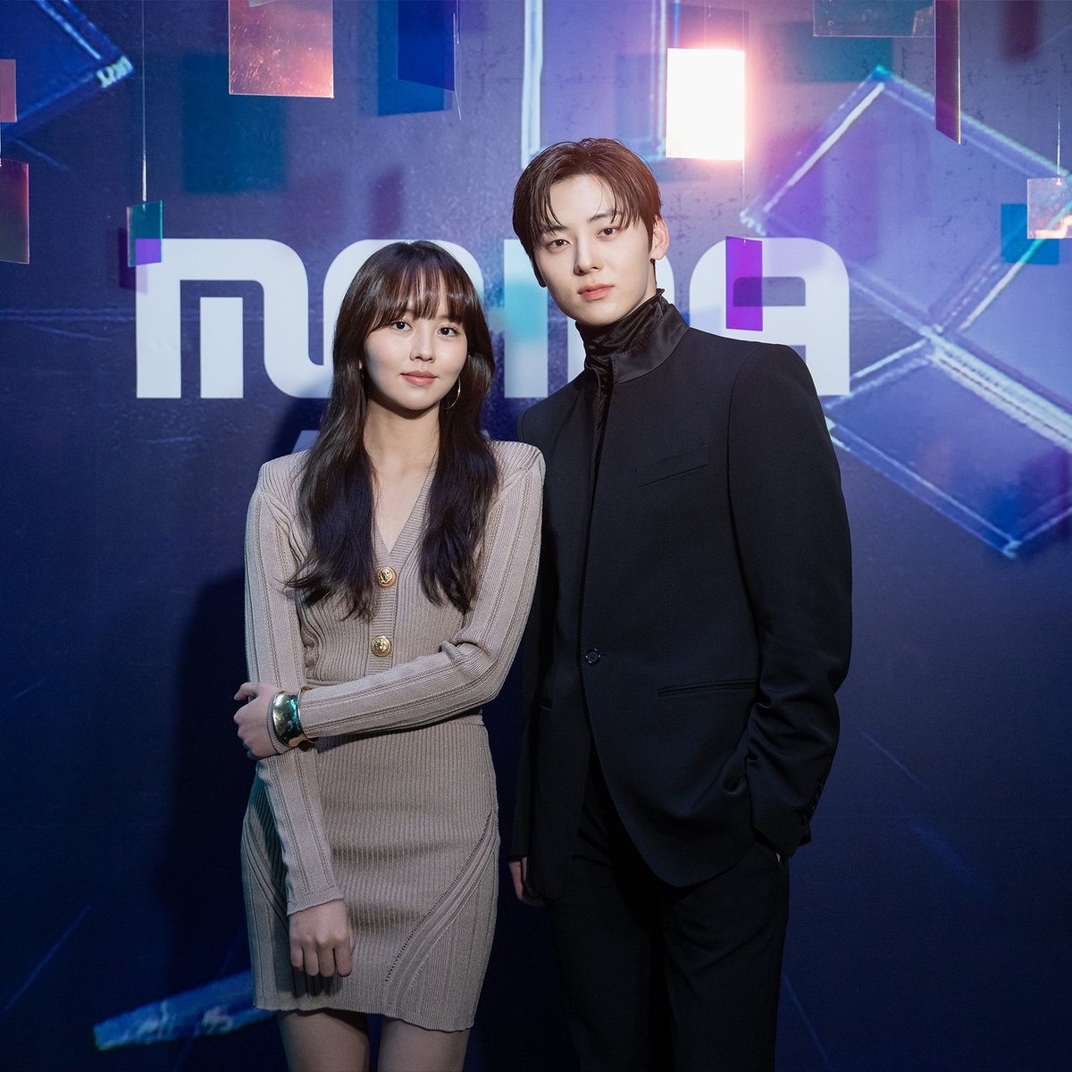 MyKoreanDramaID's tweet photo. #UselessLie udah mulai syuting, dan siap naik kapal couple #KimSoHyun sama #HwangMinhyun 😍 https://t.co/95atjqGZv0