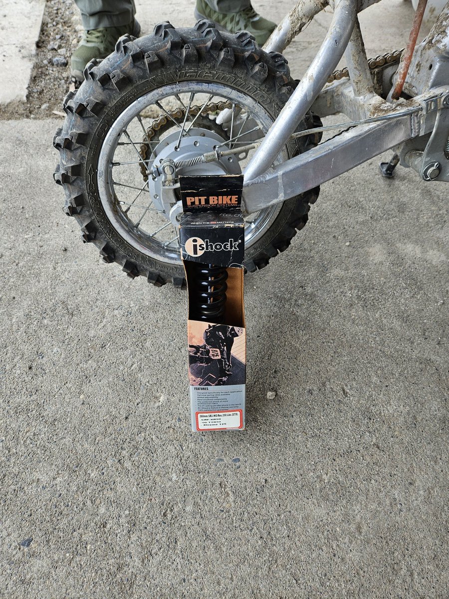 YMT253's tweet photo. ミニモトにishock入れたら
すごく良くなった!
#ミニモト #CRF50F
#ishock https://t.co/ZczDXF82aQ