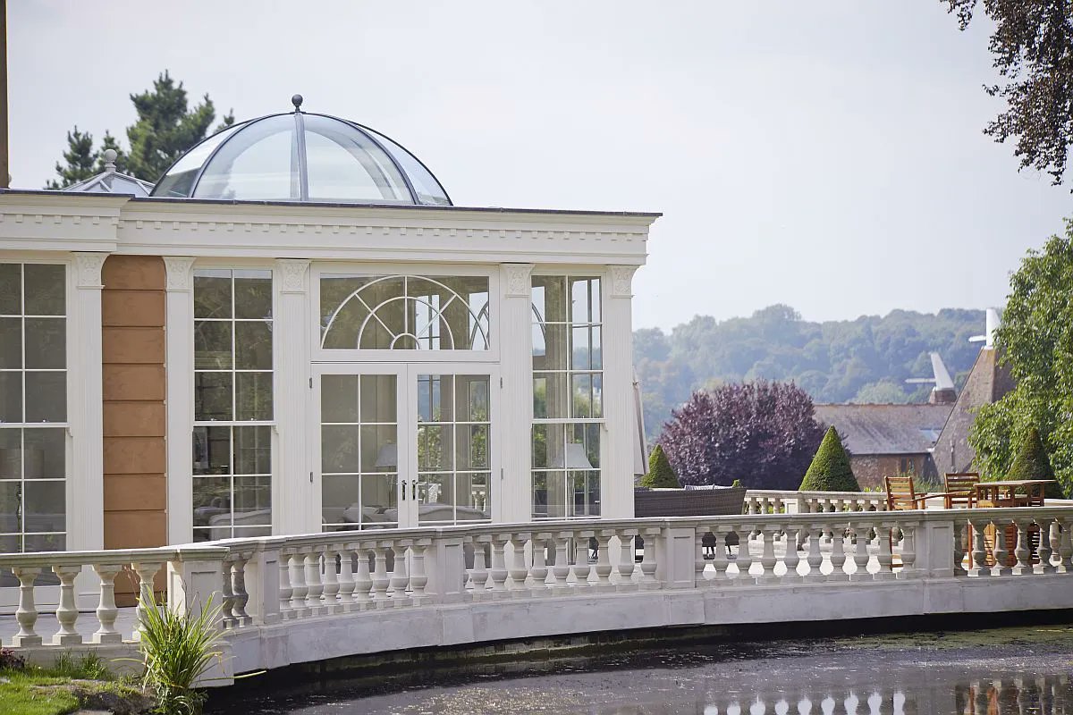 dsalisburycons's tweet photo. Orangery with domed roof lantern β¨
#MondayMotivation: this bespoke orangery we designed for an historic oast house in Kent, including an eye-catching domed roof lantern π‘
#davidsalisbury #bespoke #design #rooflight #rooflantern #naturallight https://t.co/4tpvaBsiHk