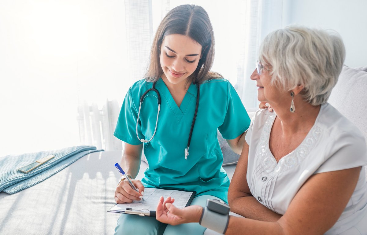 #UniBarcelona | 👩‍⚕️ La UB tindrà una facultat pròpia d’Infermeria.

🔝 L’Escola d’Infermeria de la UB adquireix rang de facultat i, a partir del curs vinent, contribuirà de manera decisiva a la visibilització i reconeixement social d’aquesta professió a Catalunya.