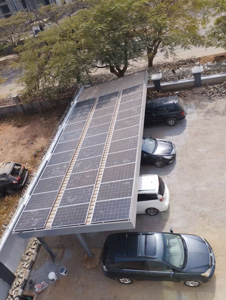 ayenobong's tweet image. What makes us unique? If it concerns solar power. We have  a solution to every problem. 

Take a peek into the solution we came up with when our client said he didn&apos;t have roof space for the panels.