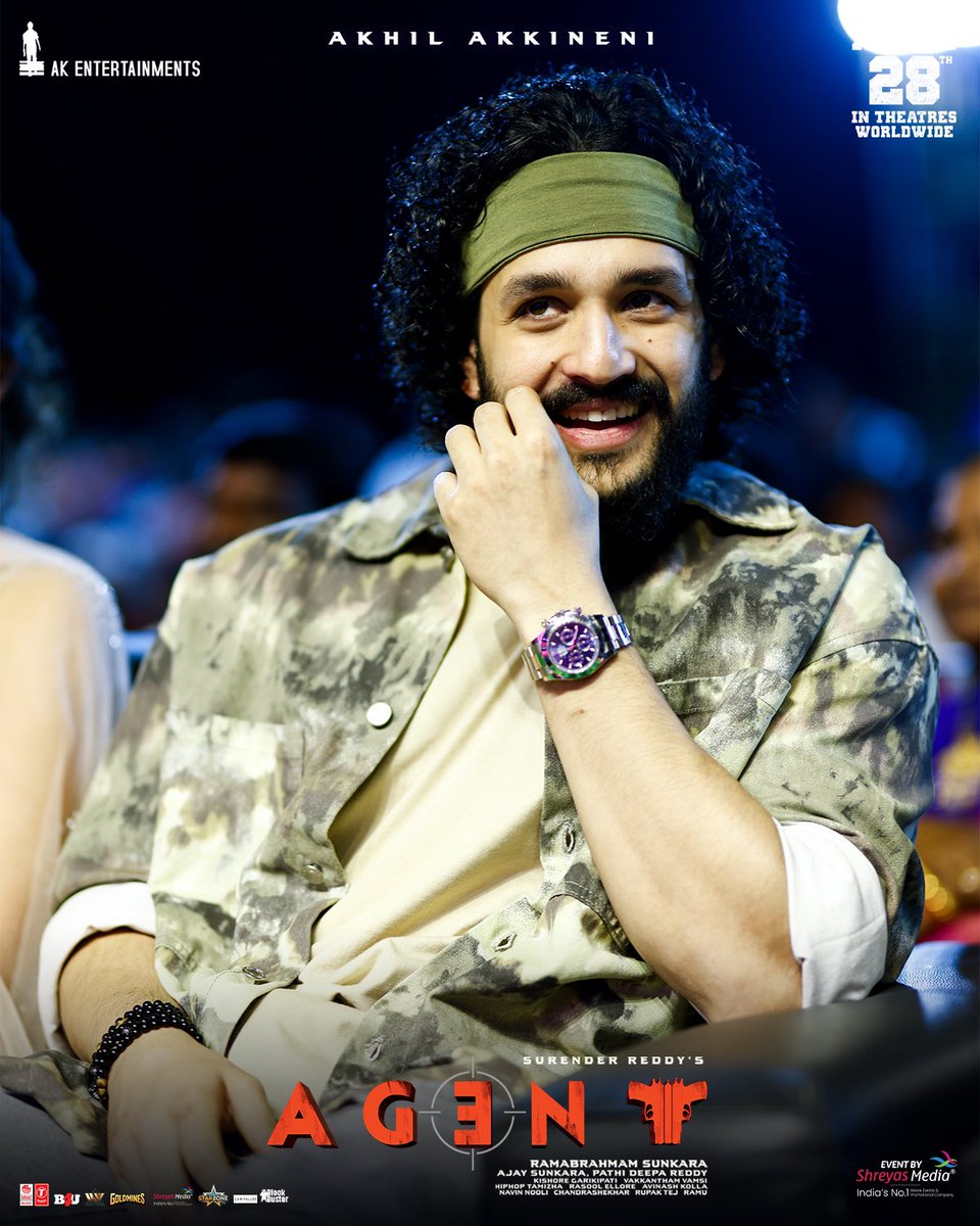 AKentsOfficial's tweet photo. Candids from the Grand pre-release event of #AGENT 💥

A king size thanks to the KING @iamnagarjuna garu for making the event memorable with his gracious presence ❤️

#AGENTonApril28th 

@AkhilAkkineni8 @mammukka @DirSurender @AnilSunkara1 @AKentsOfficial https://t.co/lscG8JCXbq