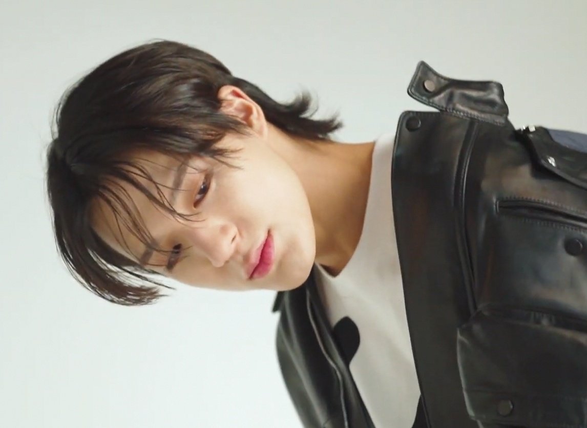 silence423_nm's tweet photo. เจโน่ปกสุดสัปดาห์​ㅠㅠㅠ https://t.co/GFSFMZbcgu