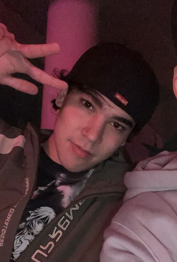 lovelysprn's tweet photo. APAREZCO SOLAMENTE PARA DECIR LO LINDO QUE ES 🖤 https://t.co/L8LnIg3rmp