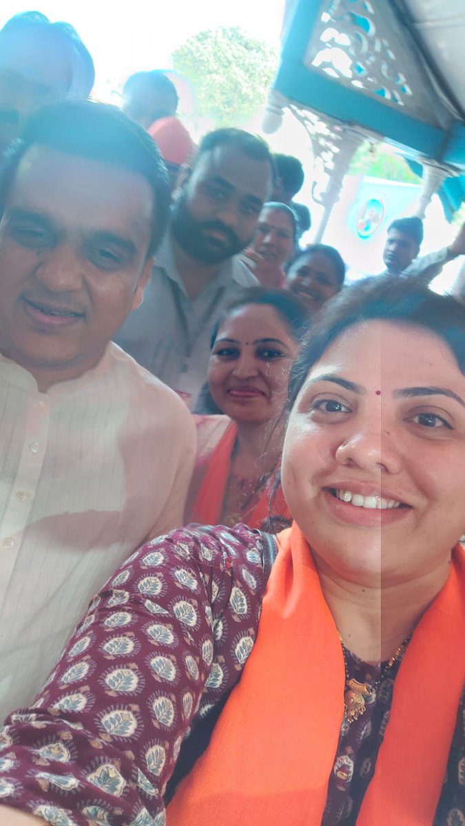 Selfie With Our Home Minister Harsh Bhai Sanghvi.
#harshsanghvi
#STSangamam