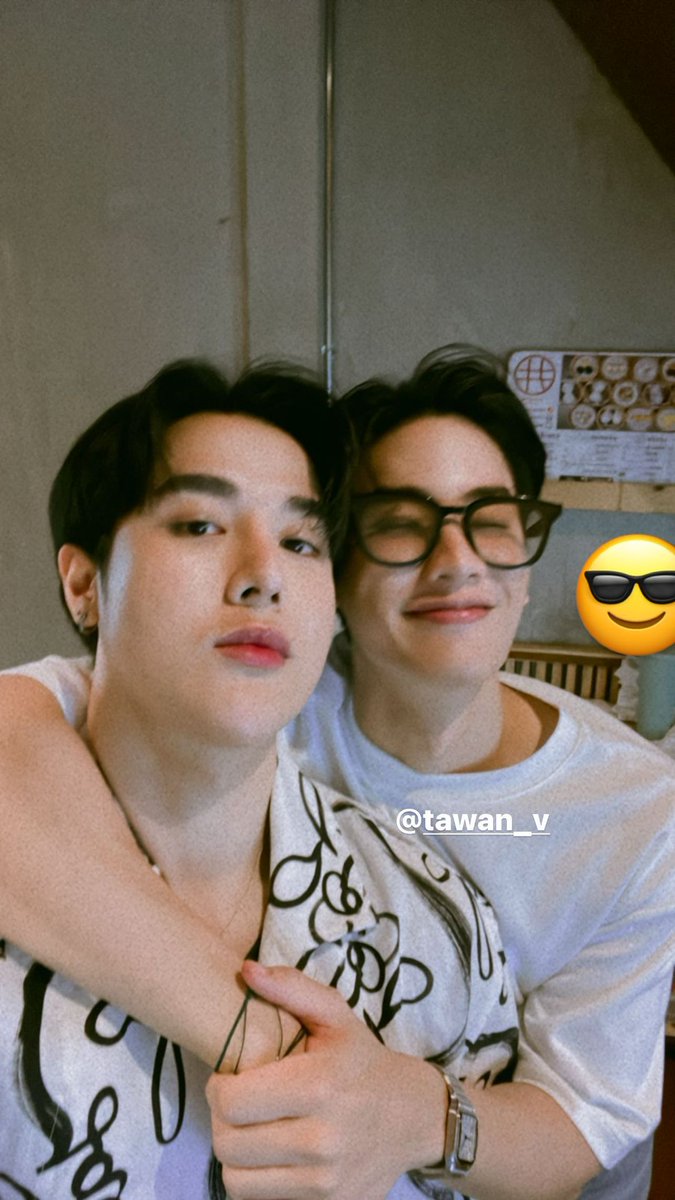 Mmessaa_'s tweet image. Arm tay gue😍😍
#Tawan_V #Armwc