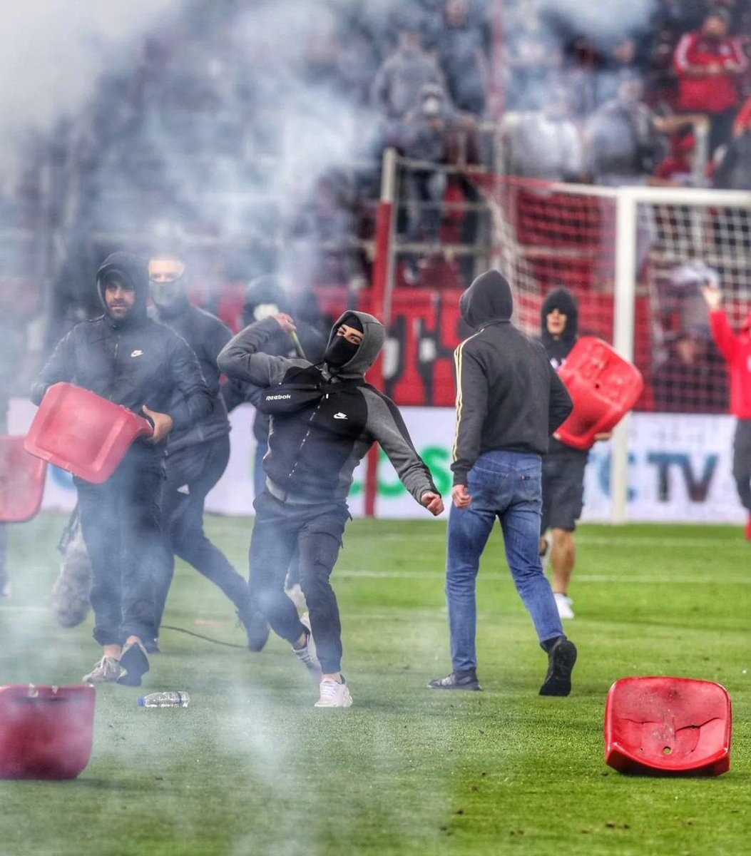 Gruppaof_'s tweet photo. 23.04.2023 Greece🇬🇷 Olimpiakos -AEK. 
Olympiakos vs 1312

#aek #original21 #hooligans #greece #olympiakos https://t.co/4DoBYoNA3y