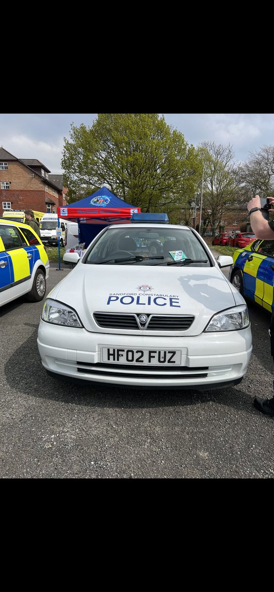 Almolka's tweet photo. Breaking news ๐ฅ ๐ฅ
The makers of the film #hottfuzz and the original car used in the film have been spotted filming over the weekend in Liverpool
With rumours @MerseyPolice s very own Rosie and Riot to replace @simonpegg x #pawpatrol #vintagecars https://t.co/E2y705N6ZC