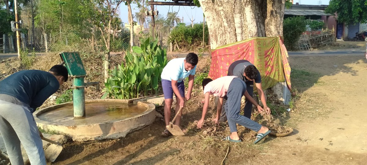 MYBharat_Angul's tweet photo. Save Water, Save Life!
Glimpse of #shramadaan #workcamp cleanliness of water body by youths associcated with #NYKAngul at #Khamar #Chhendipada block #Angul #Odisha on 24 Apr 2023 coordintaetd by #NYV @MalayaranjanDe5 
#CatchTheRain #WaterConservation #rainharvesting
@Nyksindia https://t.co/zv3eSRZFZA