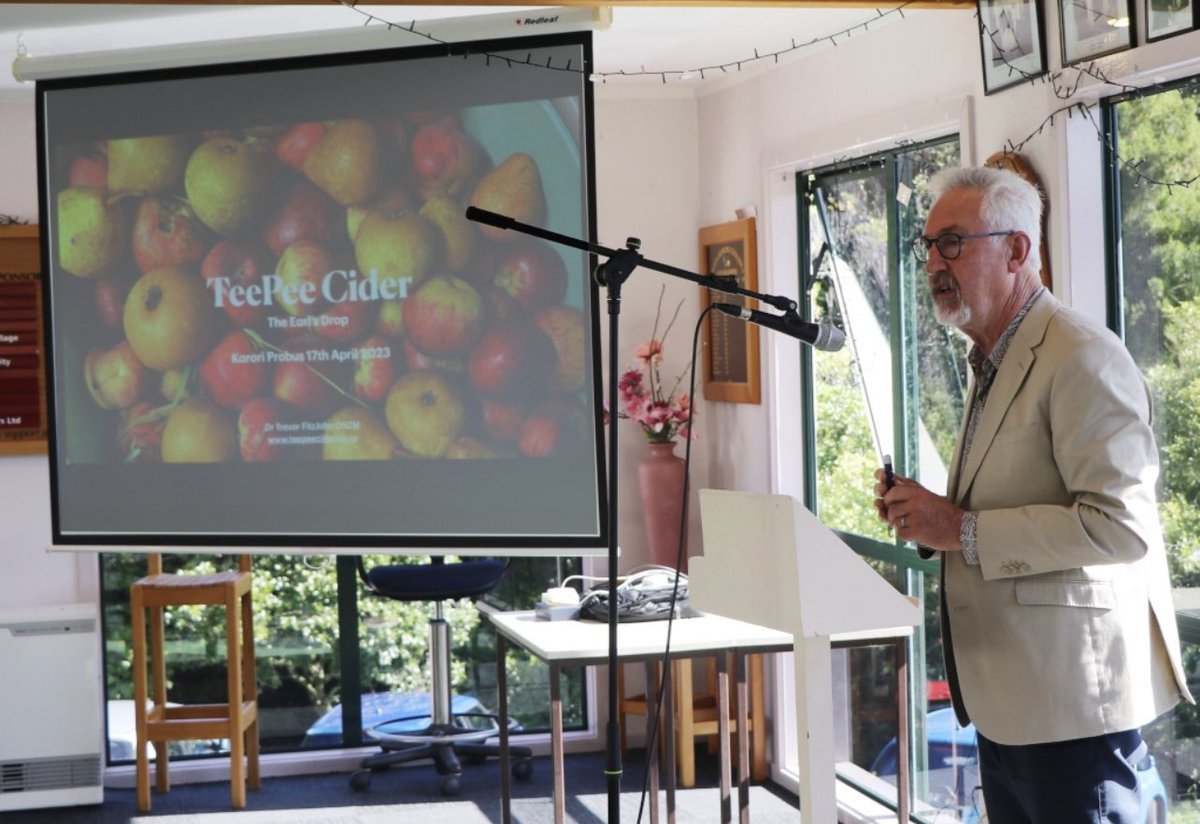 Trevor_FJ's tweet image. Giving a cider talk. #cider #probus #teepeecider