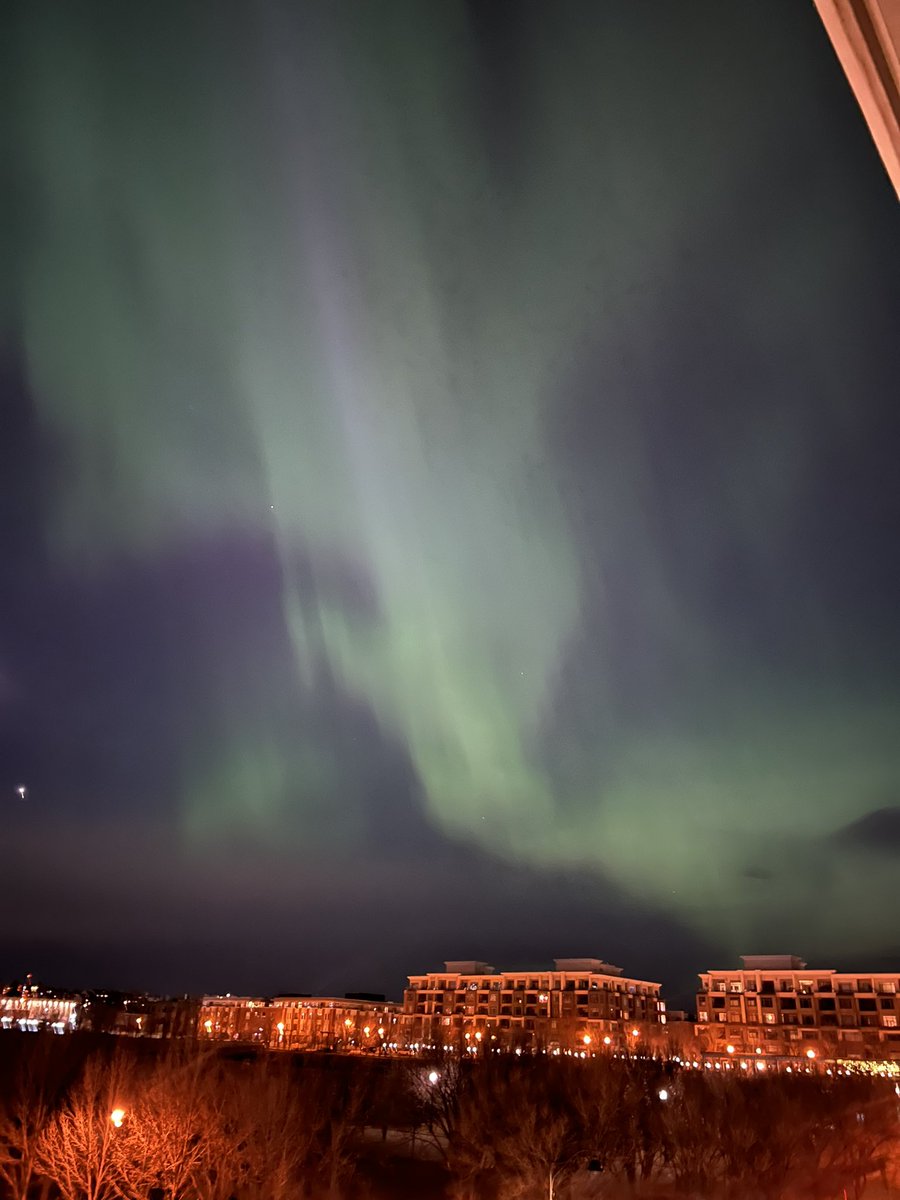 MeghanMcMaster's tweet photo. The most magical #AuroraBorealis. Even in inner city #bridgeland #yyc. 🥲😍 https://t.co/CWaZq4cn0a
