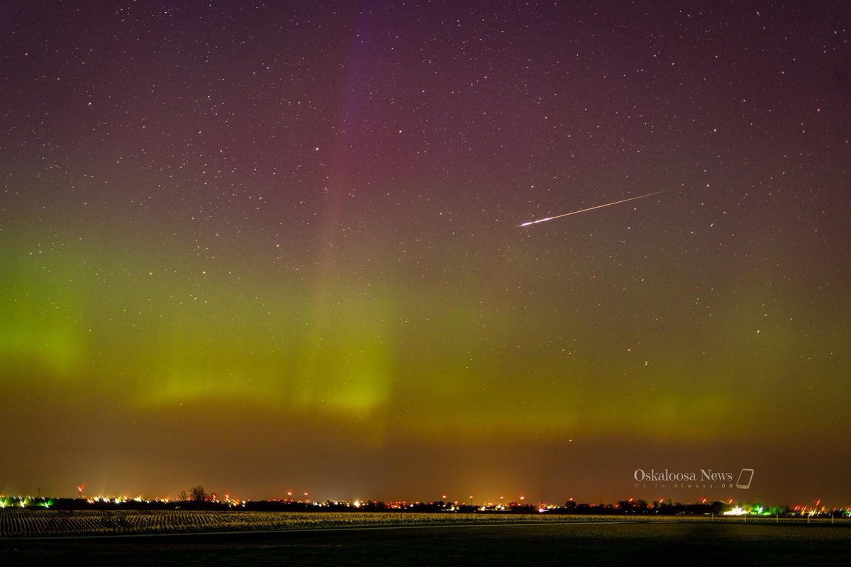 Did you get a chance to catch the Northern Lights this evening?

This is looking north over New Sharon from the Oskaloosa area. #AuroraBorealis #meteor #Iowa