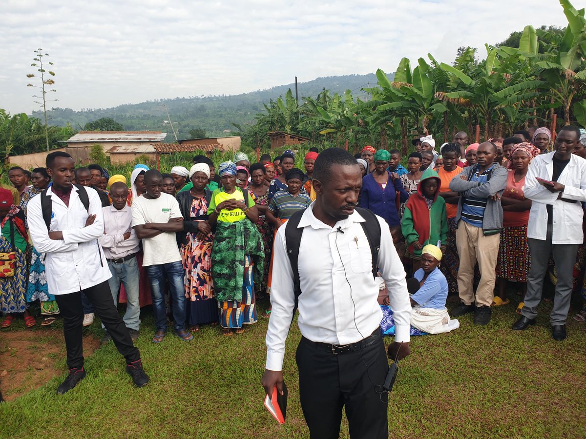 TNdacyayisaba's tweet photo. Yesterday was last day of 3days Medico-evangelical outreach of @rcmdo and @cmsf_rwanda took place at Nyarurenzi HC in  @Nyarugenge  where ENT, IM, OBGYN, Pediatrics, Minor Surgery, Dental, Mental Health, Olphthamology, Public Health, Medicines etc services were provided for free. https://t.co/kU3jtUbR8y