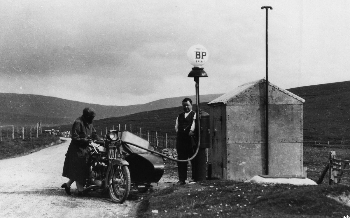 74frankfurt's tweet photo. Petrol station at Bixter, Shetland Islands. (1922) https://t.co/CR9qf8SPNS