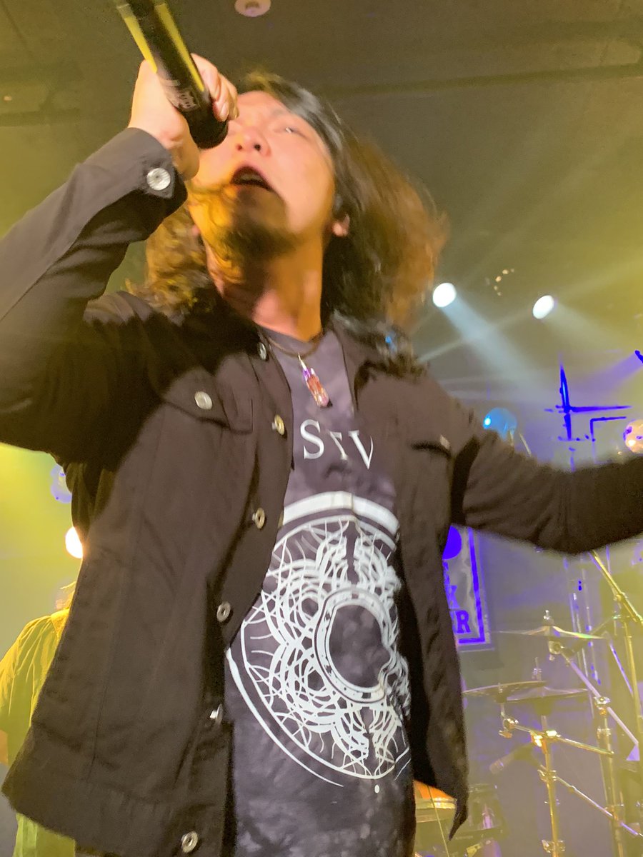 MuvTbDl51nxzoHi's tweet photo. #FROSTVOID
#FROSTVOID4枚その1
#LoudBeast
#立川Babel
(2023.4.23) 確かなVoカルに確かな上手Gtター https://t.co/JoFP5xJKR1
