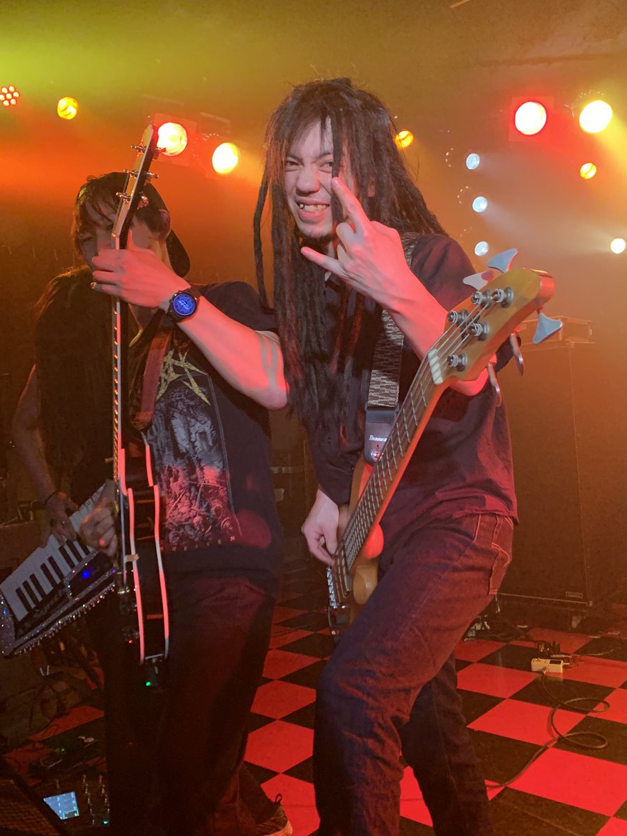MuvTbDl51nxzoHi's tweet photo. #FROSTVOID
#FROSTVOID4枚その3
#LoudBeast
#立川Babel
(2023.4.23) 低音とパフォーマンス担当のBaスと汗かきながら叩いたDrムス。 https://t.co/Jz2rimCmwf