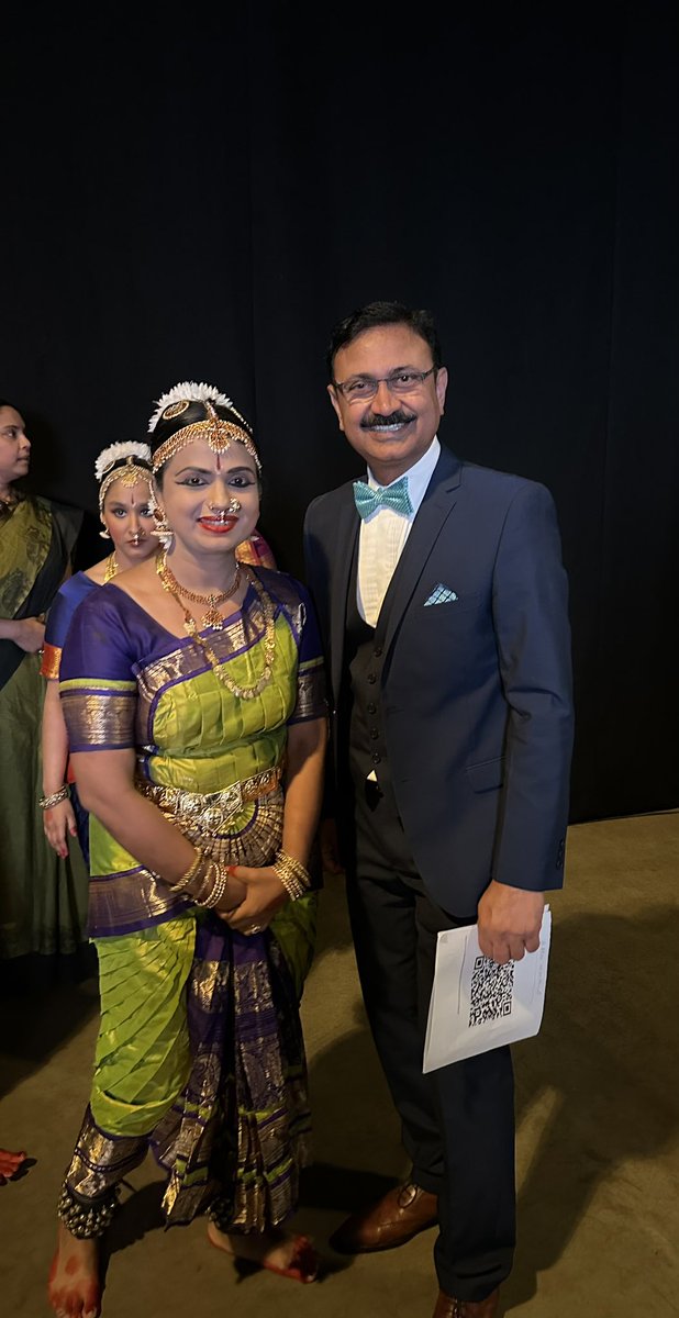 Rajeeva21's tweet photo. Yorkshire Indian Society 38th annual charity dinner on the weekend was a huge success, thanks to guests &amp; sponsors, raising around 30k for nominated charities.
Paediatrician Lakshmi performed Bharat Natyam with her group @yorksindsociety @LordMayorLeeds @RCPCHtweets @choosepaeds https://t.co/DFKFAzgvAL