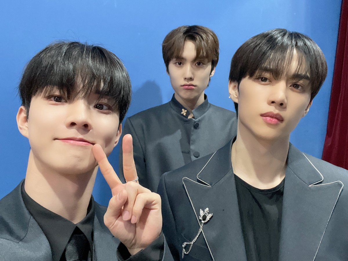 melon's tweet photo. 월요병이 사라지는 덥즈 사진? 당연히 줄 수 있지!
더보이즈가 더비들에게 남긴 한마디를
#멜론 #와글와글 에서 확인하세요💚
👉 https://t.co/hQiO8ZrQc0

@IST_THEBOYZ #더보이즈 https://t.co/qBciKaCEUJ