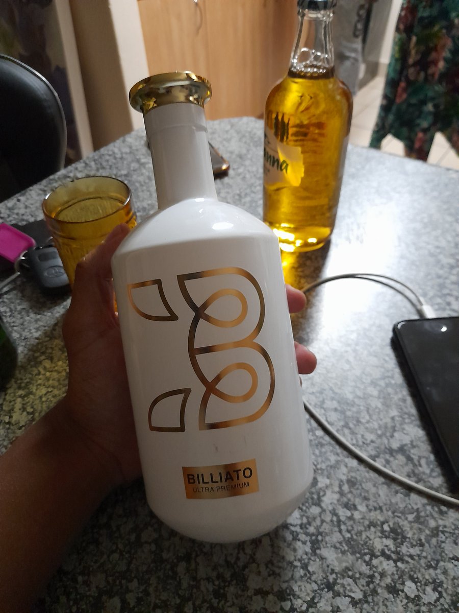 Vandal707's tweet photo. Guys, what kinda alcohol is this, and do ya'll dash it? https://t.co/NvRqqRdDXU