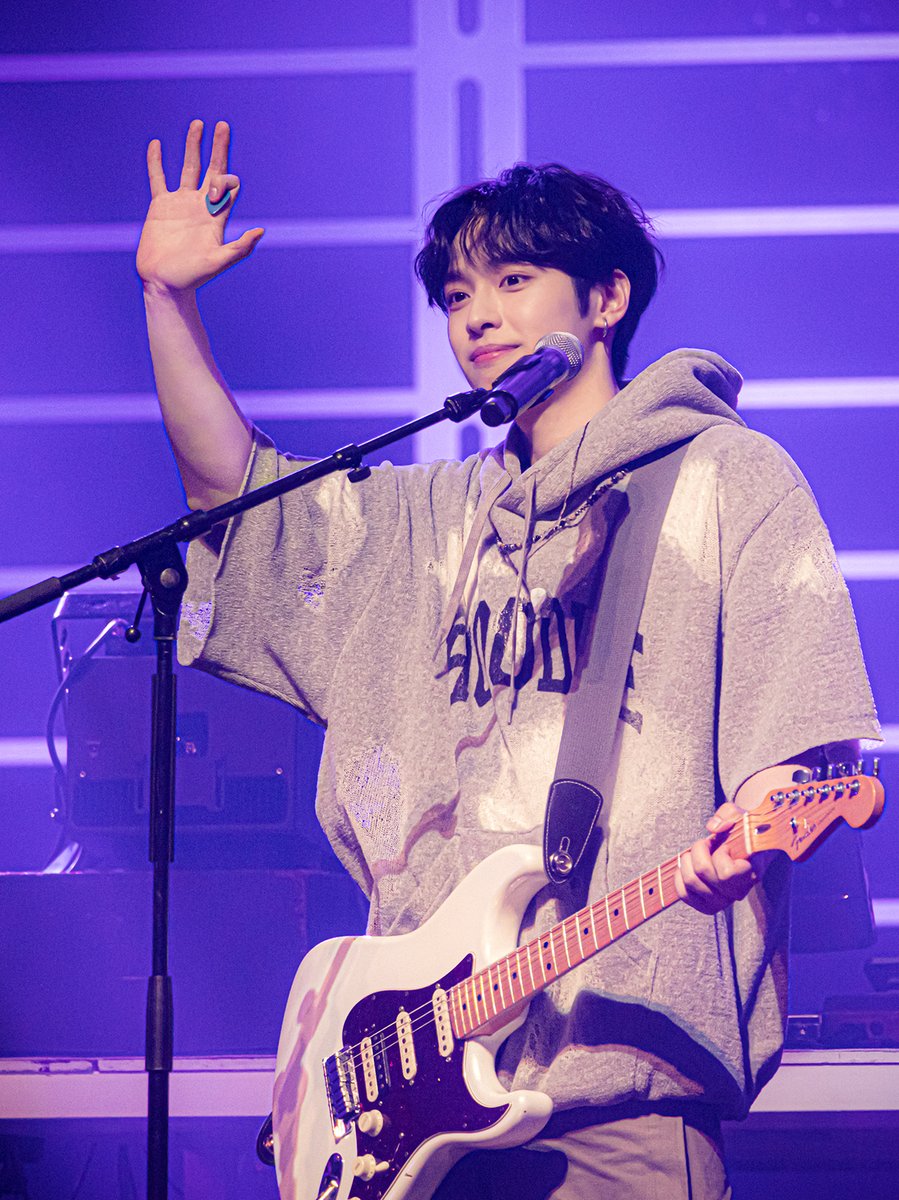 kbsworld_enter's tweet photo. 엑스디너리 히어로즈, 시원하게 '신보 전곡 선공개한' 컴백 스페셜 라이브 성료! "시작부터 기운 좋은 앨범, 역대급 활약할 것"

4월 22일~23일 총 2회 컴백 스페셜 라이브 개최! 미니 콘서트 방불케한 세트 리스트 &amp; 밴드 사운드

(제공: JYP엔터테인먼트)

#엑스디너리히어로즈 #XH #XdinaryHeroes https://t.co/br0g2gummT