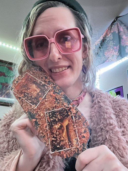 Got a new paddle today. I&rsquo;m so happy with it, and can&rsquo;t wait to use it 🌸😈🌸 https://t.co/1iX5VUdrwl<a href="/tag/newprofilepic"class="tags"><span>#newprofilepic</span></a>