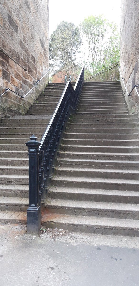 gerry_osullivan's tweet photo. The appropriately-named Stair Street, off Braeside Street, off Maryhill Road, Glasgow 😉 https://t.co/dKlIzFLVNm