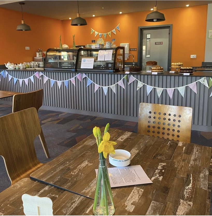 NLCWH_'s tweet photo. Good news! Café Refresh is here this Friday (28th) with hot drinks, delicious cakes and a warm, relaxing atmosphere. 🧡🍰

It’s open 9:30am-12pm and, as always, is donations only. ☕️ https://t.co/r3WZf019C8