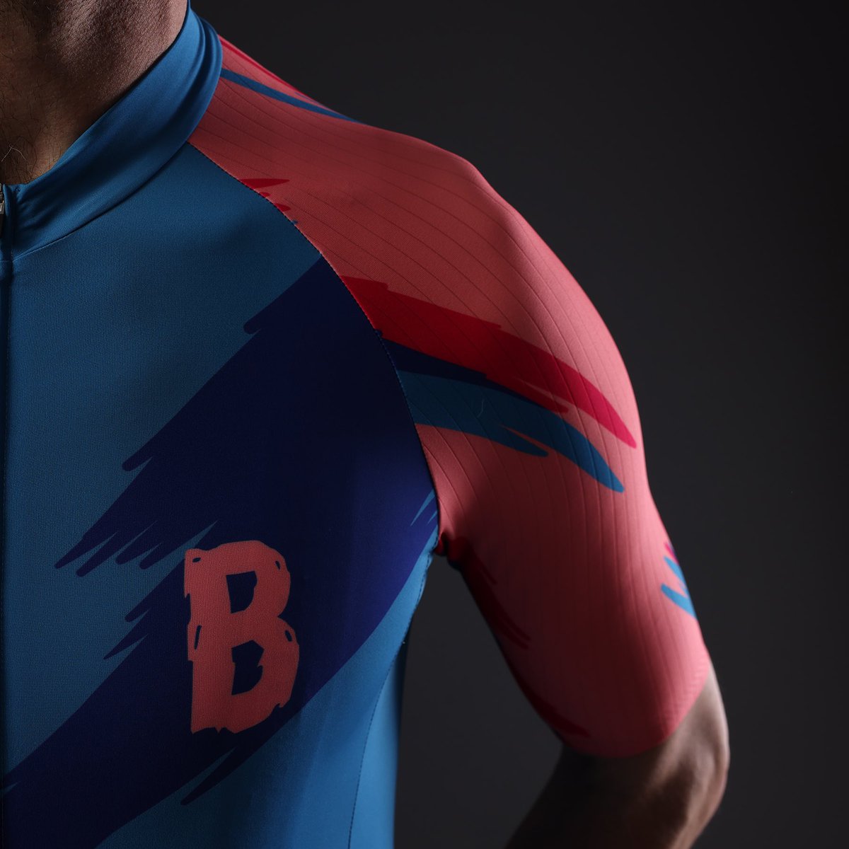RideBlackmore's tweet photo. Our Highwood aero jersey started life as a winter top and now joins the fray of our jersey collection. Happy wanging round a crit course or a dusty gravel loop our jerseys are made for one thing. Riding bikes.
https://t.co/SdkmChRW7j
#wangit #cycling #bici #velo #rideblackmore https://t.co/wDauNGFevC