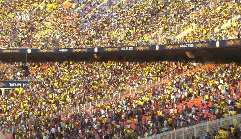 CricCrazyJohns's tweet photo. CSK &amp; Dhoni fans in Ahmedabad, Kolkata, Mumbai, Bengaluru.

The Craze is just unmatched. https://t.co/Kcl8jmSN0S