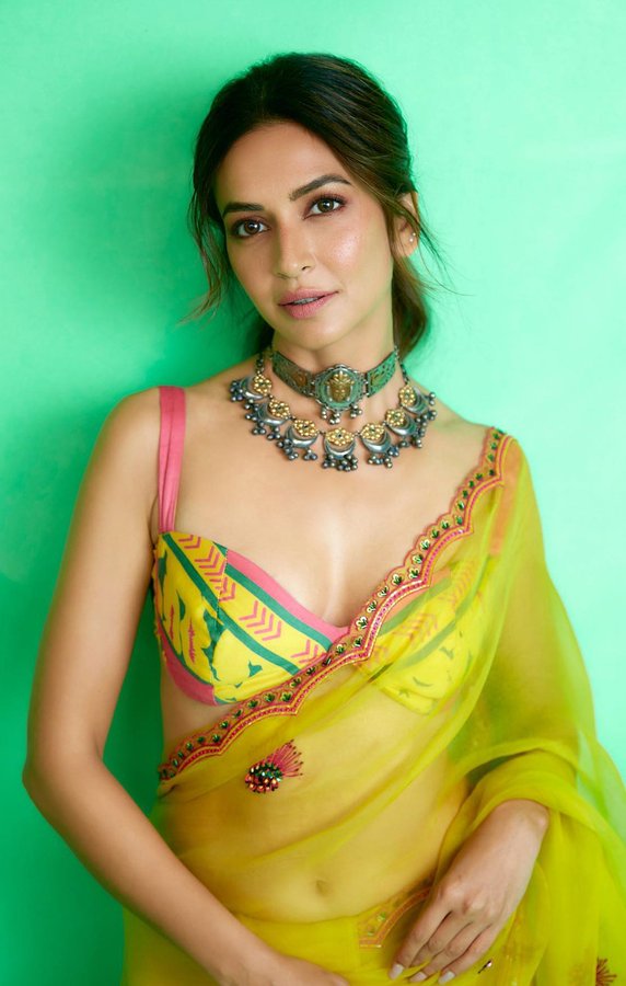 FudYm4kagAEb4Sm?format=jpg&name=900x900