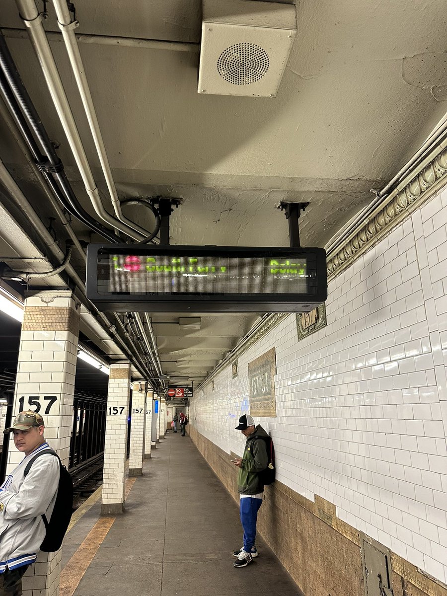 MelNYC72's tweet photo. You can’t win .. delay delay .. @MTA .. major delays .. NYPD activities .. sick passengers .. u just can’t avoid ridiculousness https://t.co/wjqDWNBr4M