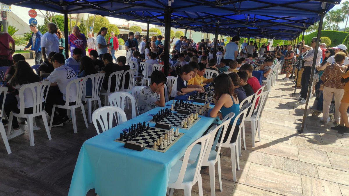 ♟️ El sábado, 22 de abril se realizó el Gran torneo de Ajedrez Educativo en Alhaurín De la Torre, organizado por Tu Profe de Ajedrez que ha movido ya a más de 1500 niños y niñas de todas las edades.
La jornada fue muy especial y los pequeños se lo pasaron en grande.  👏🏻