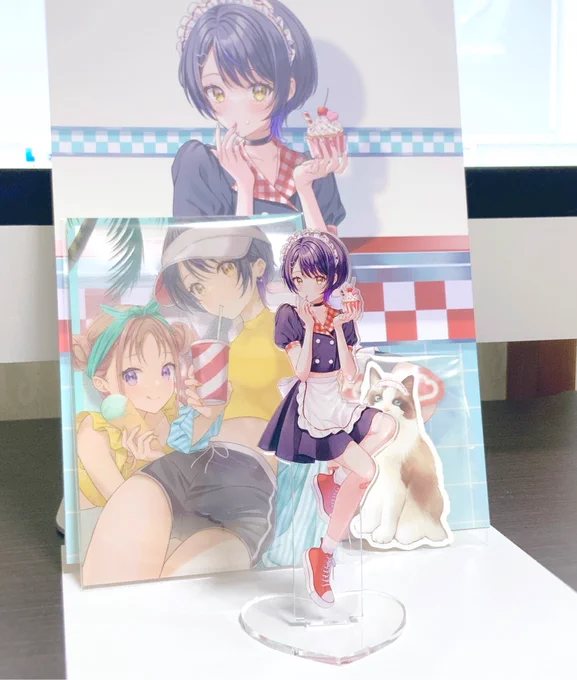 みて…めっちゃ可愛いの…さくなぎたさん( )から寄稿のお礼にイラスト本とグッズをいただきました 