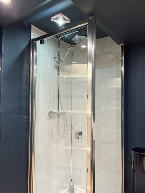 Check out our team's #BathroomDesign work for one of our customers. 👀 Are you planning to redesign your bathroom? 😎 Find out how we can help 👉 hevey.co.uk/bathroom-desig…

#buildersmerchants #bathroomdesignservice #Sudbury #revampuk #renovationuk #newbathroom #bathroommakeover