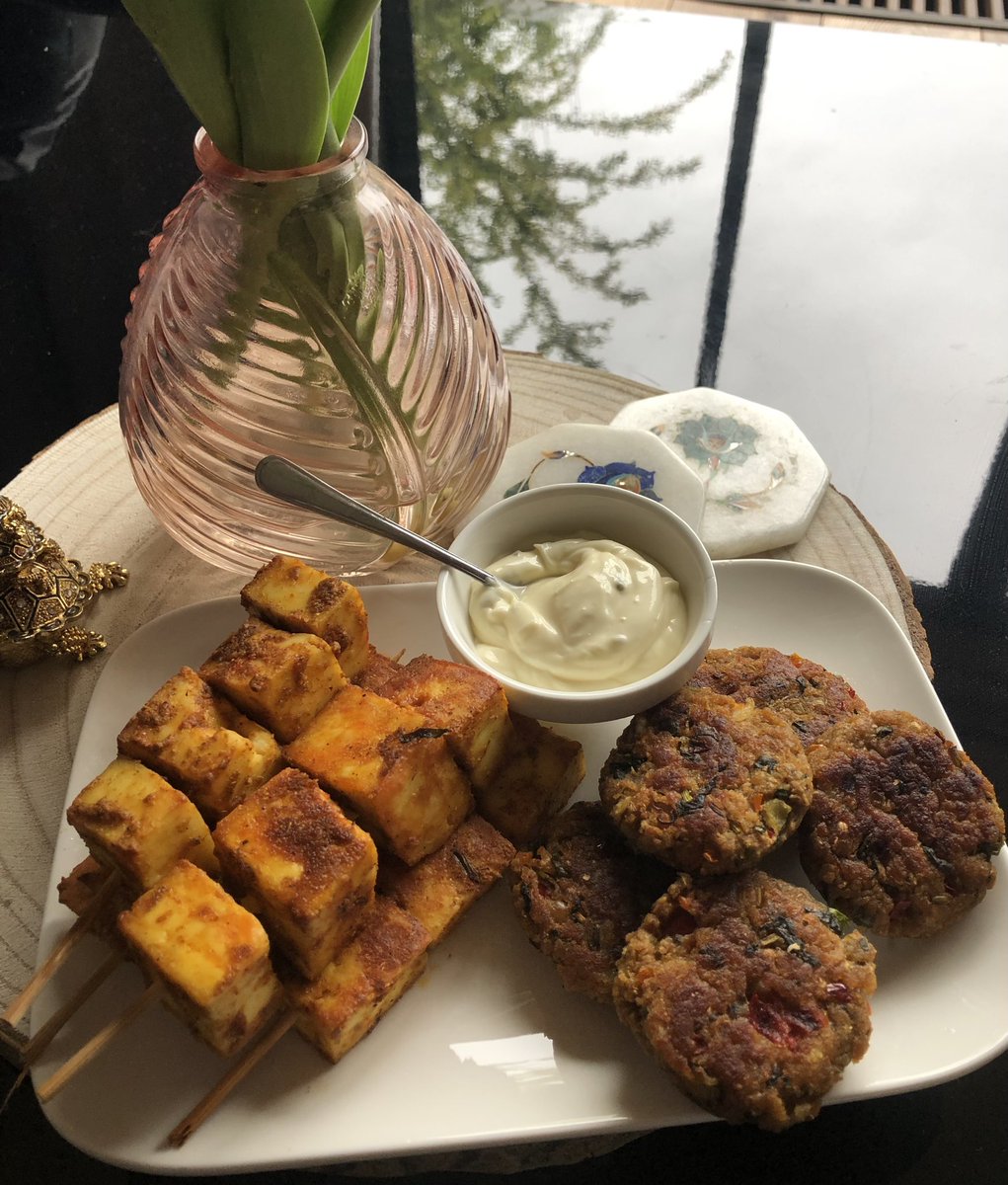 Who says vegetarian food can't be delicious? Grilled Paneer skewers and plant based chickpeas kebabs make the perfect protein-packed combo!🍢🍢 Meatless Monday , healthy, hearty and oh-so-tasty. #mondayvibes #meatlessmonday #hearty #appetizers