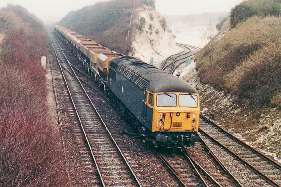 Eighties Trains tweet media