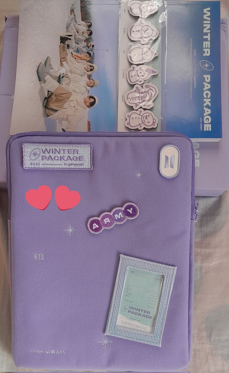tksnoona's tweet image. [WTS] BTS Winter Package 2021 (Pouch, Wappen, Photobook)

My own collection, good condition, new/unused.
DM for more details.
🛒 shp.ee/jbbx5f5

#BTS #winterpackage #winpack #collection #rm #jin #suga #jhope #jimin #v #jungkook #photobook #pouch