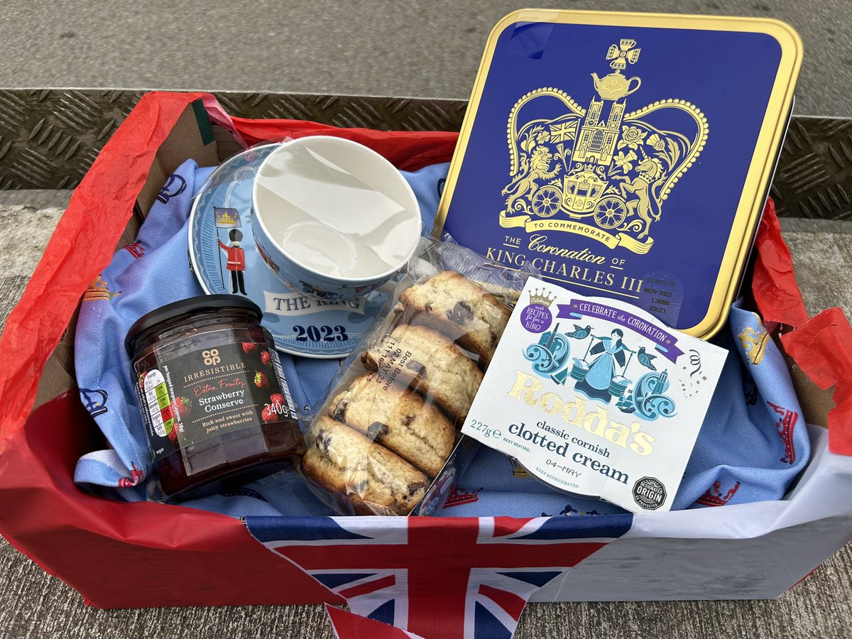 Celebrating the Coronation of King Charles III 👑🤴Mullion &amp; Rosudgeon <a href="/coopuk/">Co-op</a> will be doing a fabulous Coronation Hamper 🎉🍾
Pop in and ask any colleague who will be happy to sell you a raffle £1 per Ticket 👑 all proceeds to #barnardos #coopsouthwest #itswhatwedo #Coronation