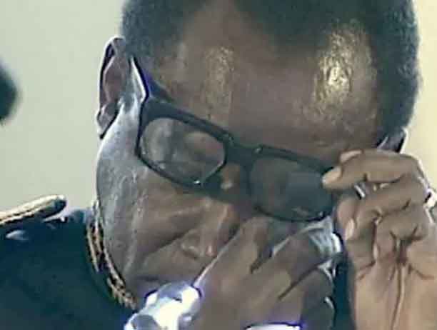 Le 24 avril 1990, le MPR parti-état et parti unique du Zaïre cessait de l'être. Ainsi,  le Maréchal Mobutu Sese Seko ouvrit l'espace politique et initia le citoyen Zaïrois à la démocratie et au pluralisme politique.