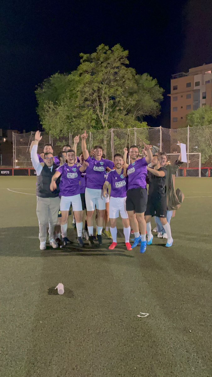 Fali_fc's tweet photo. JORNADA 10 VS FAVELA
💜6-2💛
Nos enfrentábamos a nuestros amigos de Favela. Partido de mucho respeto entre ambos, con un fútbol de control por nuestra parte y rápidos contra ataques por la suya.
Morán abrió el marcador temprano, Raúl cumplió la ley del ex y Viana sigue sumando +4 https://t.co/dfD42jpO7W