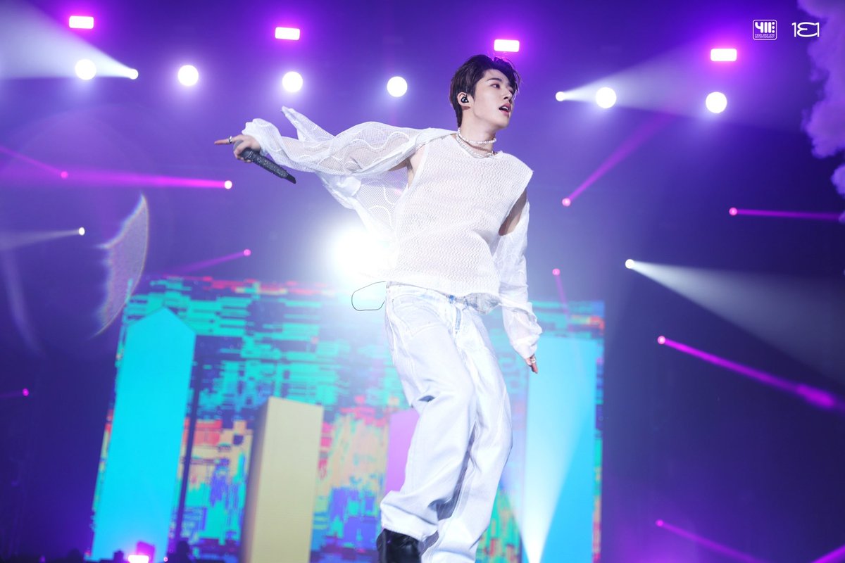 ELLEThailand's tweet photo. เปิดทัวร์ที่ไทย ก็ปิดทัวร์ที่ไทยไปเลย! หนุ่ม B.I ประกาศอังกอร์คอนเสิร์ตปิดเอเชียทัวร์ที่ไทย ปักหมุดวันเสาร์ที่ 20 พฤษภาคมนี้ที่ ธันเดอร์โดม เมืองทองธานี พร้อมเพิ่มเบเนฟิตฉ่ำๆ ลุ้นถ่ายภาพเซลฟี่ตัวต่อตัว!

#BI_LOLTheHiddenStage_ENCORE #BI #비아이 #131Label #411ENT @411ent https://t.co/3YZ2Vx7Z84