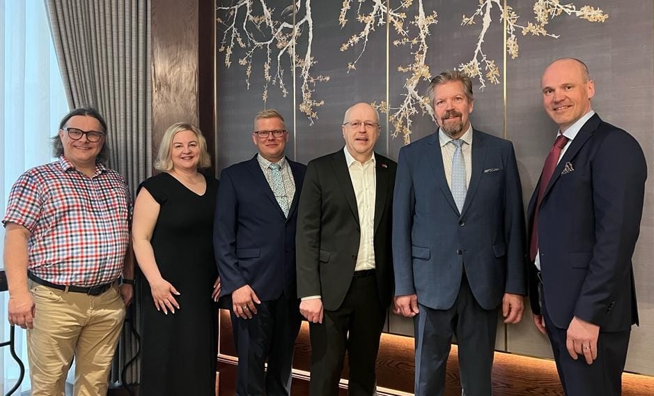 Tämä viikko Hanoissa ja Ho Chi Minhissä edistämässä koulutus-ja työperäistä liikkuvuutta. Suomen delegaatio &amp; suurlähettiläs <a href="/norvanke/">Keijo Norvanto</a>  
@riverialainen mukana myös <a href="/BusinessJoensuu/">Business Joensuu</a>  @TAMK_UAS, <a href="/BusinessTampere/">Business Tampere</a> , <a href="/TAKKTampere/">TAKK Tampere</a>  <a href="/EduClusterFin/">EduCluster Finland</a>  ja Polar Partners