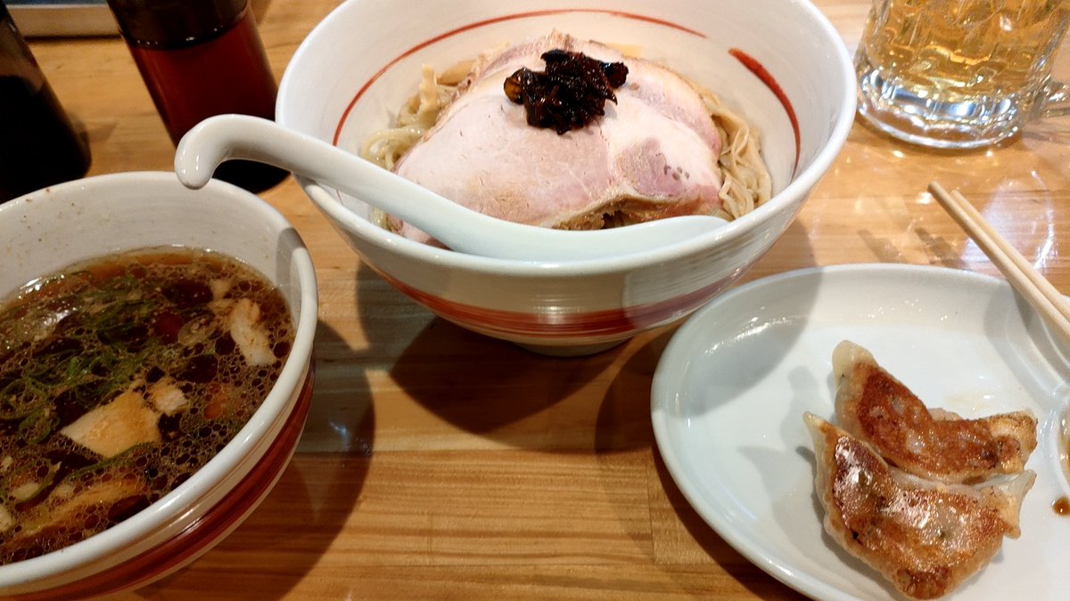 p7ZxyyB1NtNwLV7's tweet photo. からのーーー https://t.co/YdNO85tYqk