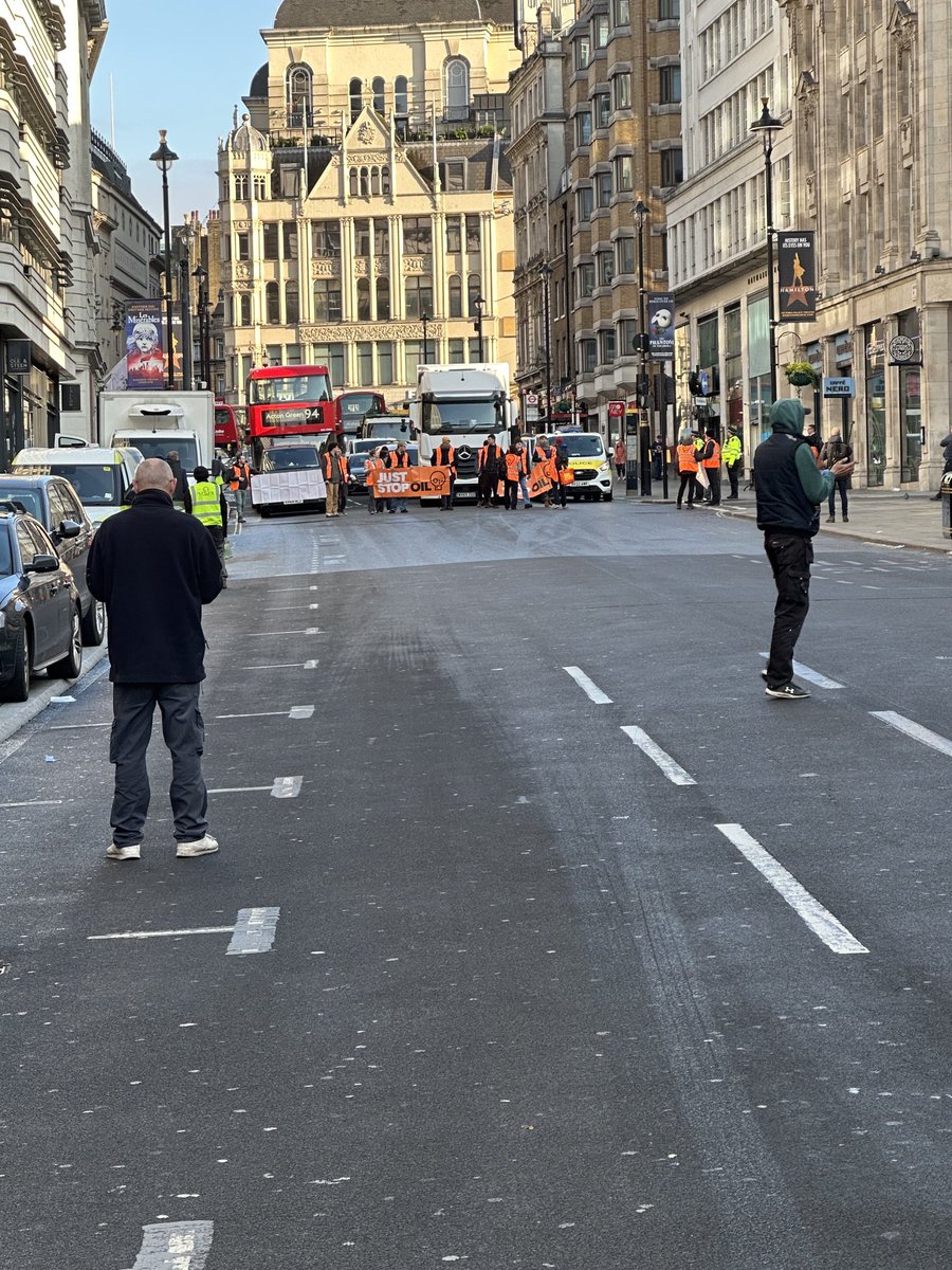 dan_afc's tweet image. Avoid Haymarket in Central London this morning #JustStopOil #Protest #Gridlock