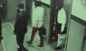 આંદોલન દરમ્યાન ૨૦૧૭માં અમદાવાદની હોટલ તાજ ઉમેદમાં રાહુલ ગાંધીને મળ્યા પછી  હાર્દિક પટેલ રૂપિયા ભરેલી બેગ લઈને નીકળ્યો છે એવો ભાજપે હોબાળો કર્યો હતો.

હાર્દિક સમાજ વેચી રૂપિયા લાવ્યો એવા પ્રકારના વિરોધ પ્રદર્શન ખુદ ભાજપ દ્વારા કરવામાં આવ્યા હતા..

બસ આ તો જસ્ટ જાણકારી માટે.