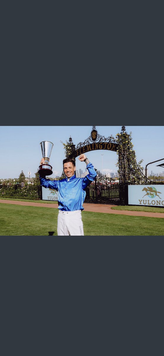 Quinny_1's tweet photo. RIP Dean Holland 

An absolute tragedy 

On March 11, 2023 he won the Newmarket Handicap aboard In Secret and had a smile from ear to ear. 

He was one of the kindest and happiest people in the industry. 

Life is not fair. https://t.co/s5LBk3AhQS