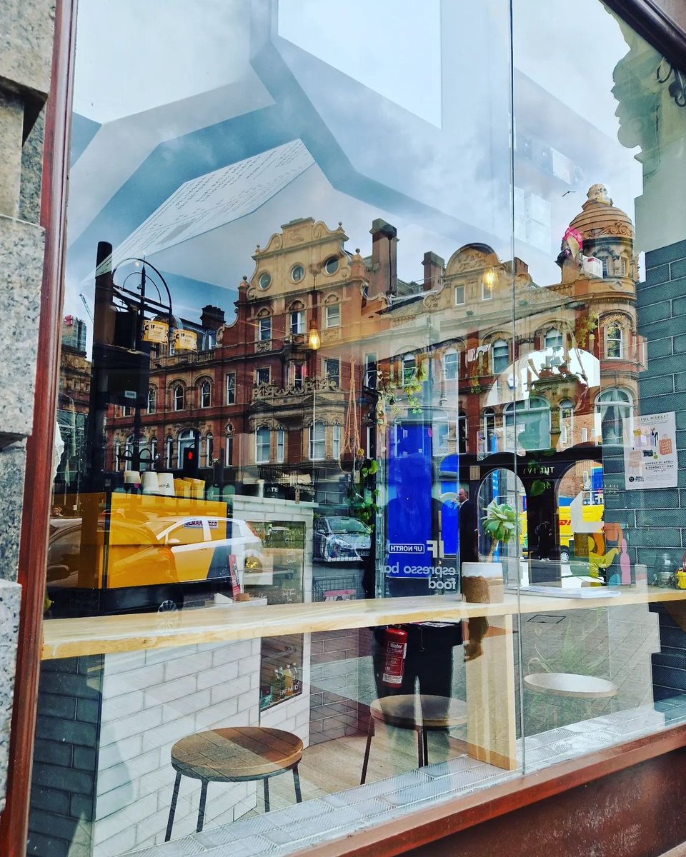 LeedsLife_'s tweet photo. 🌞 Happy Monday! You've got this - there's something to look forward to, the upcoming bank holiday weekend! 💫
Photo by IG: bavariansojourn
#Leeds #Monday #EndofApril https://t.co/ZCIHfdH3pA